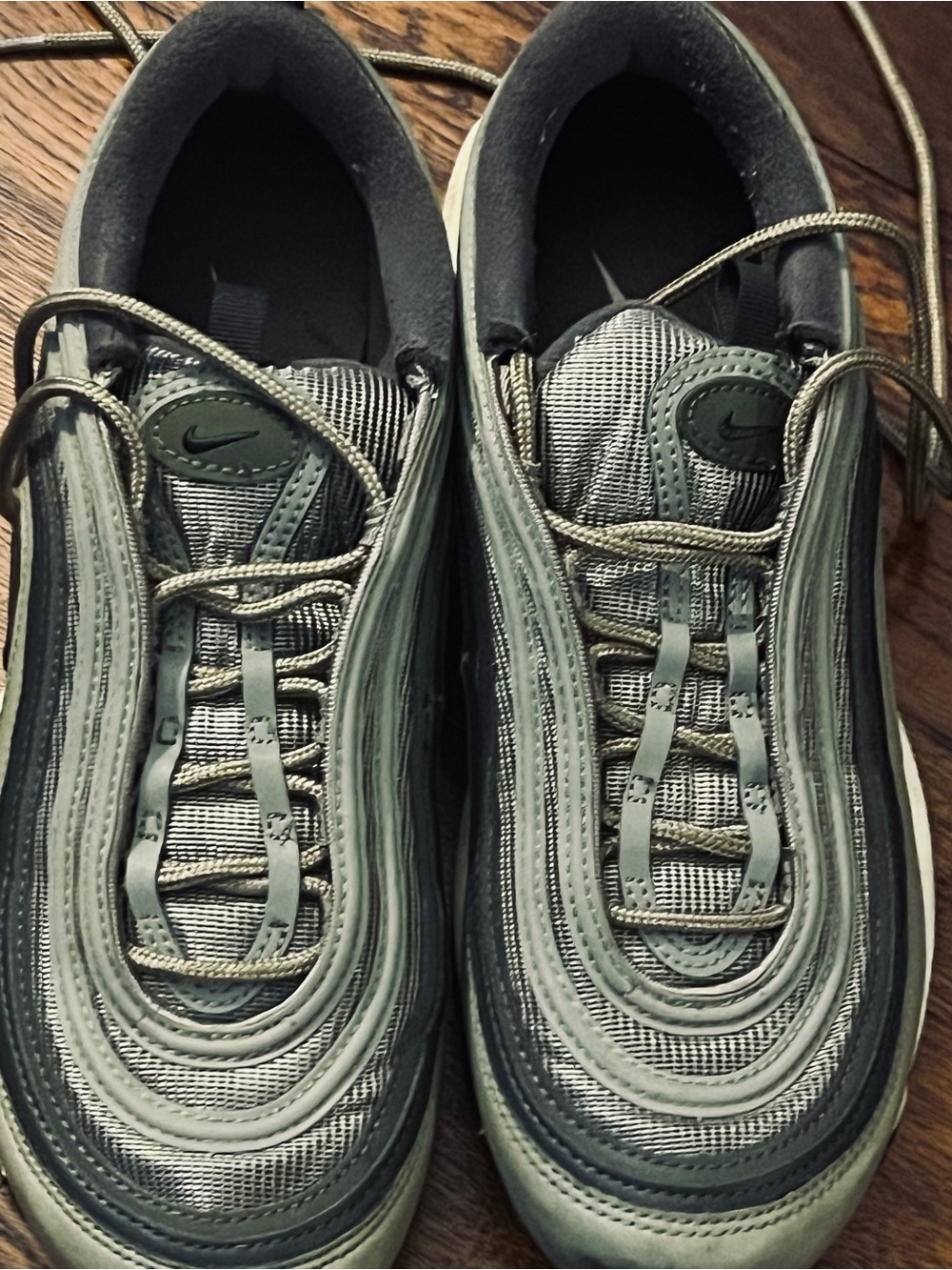 Nike women’s Air Max 97 in Olive Green .
Size 8.5. Gently used.